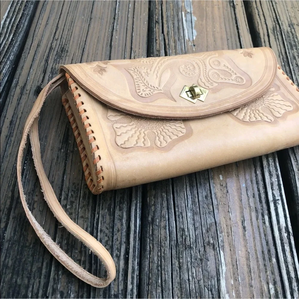 Tooled Leather Floral Purse Brown Tan Bag Wristlet Clutch Vintage 70s 80s